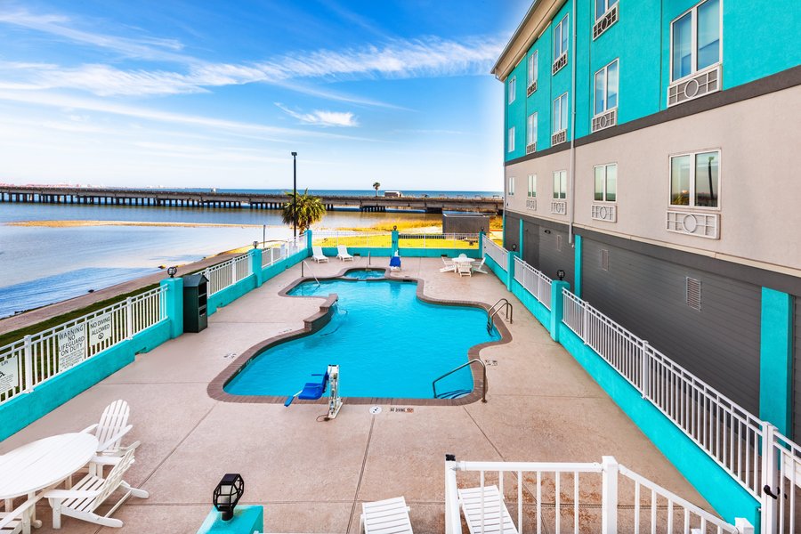 HOLIDAY INN EXPRESS HOTEL & SUITES PORT LAVACA 133 (̶1̶8̶0̶) Prices