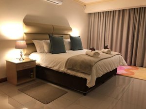 Room & Suite