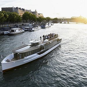 vedettes de paris seine river cruise