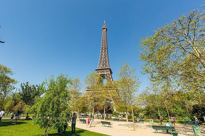 OFFICIAL Eiffel tower tour guide for your mobile