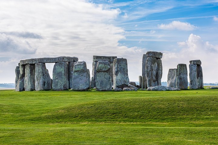 coach trips wiltshire