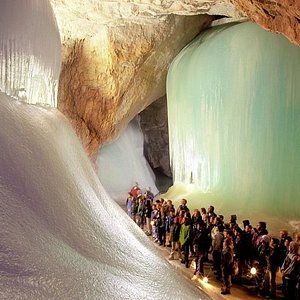 eisriesenwelt cave tour