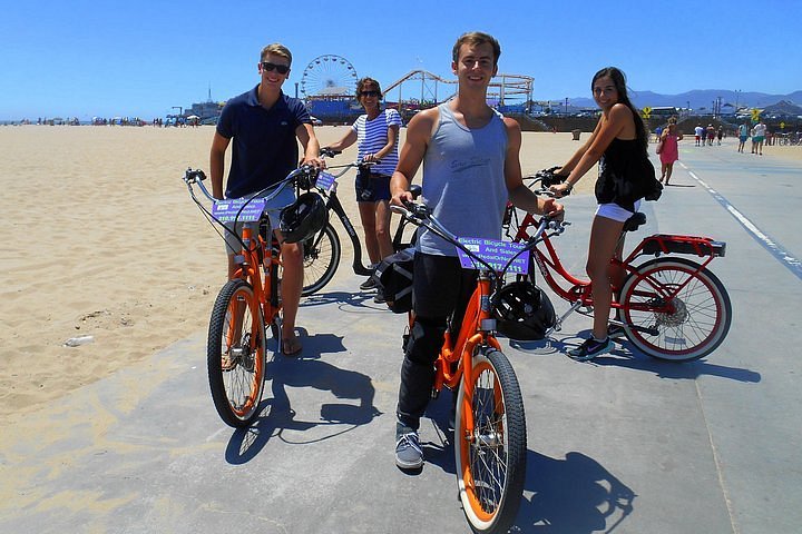 Lærerens dag Bagvaskelse Bærecirkel 2023 Small Group Electric EBike bicycle Tour Santa Monica and Venice