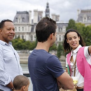 paris city tour guide