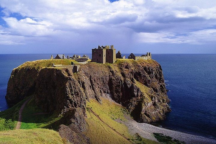 2024 Guida turistica italiana dei castelli scozzesi di Glamis e Dunnottar