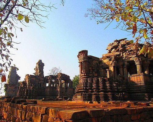 khajuraho tour and travels contact number