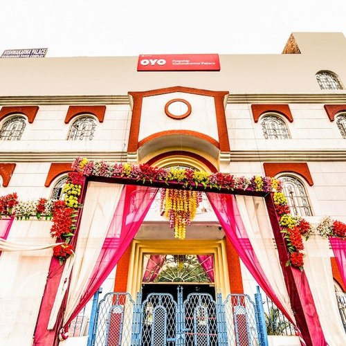 OYO Flagship Hotel 74192 Vishwakarma Palace Rohini image