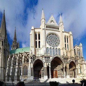 chartres cathedral english tour