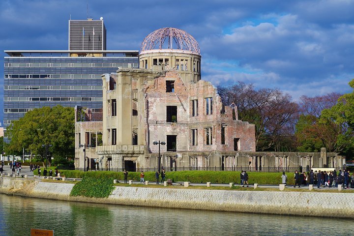 2024 Hiroshima Half-day Walking Tour～Walking in History～