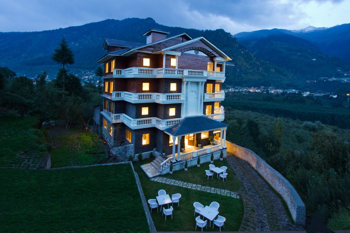 HOTEL OUTHILLS MANALI (Simsa Village, India) - foto's, reviews en ...