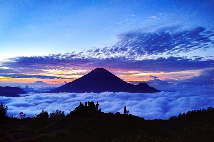 2024 Sikunir Sunrise & Dieng Plateau Start Yogyakarta