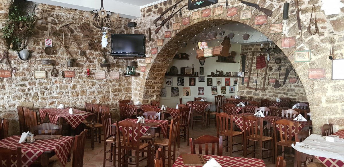 Kapetanios Tavern - Restaurant in Nostimo