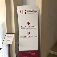 Ingresso e cartelli informativi ....