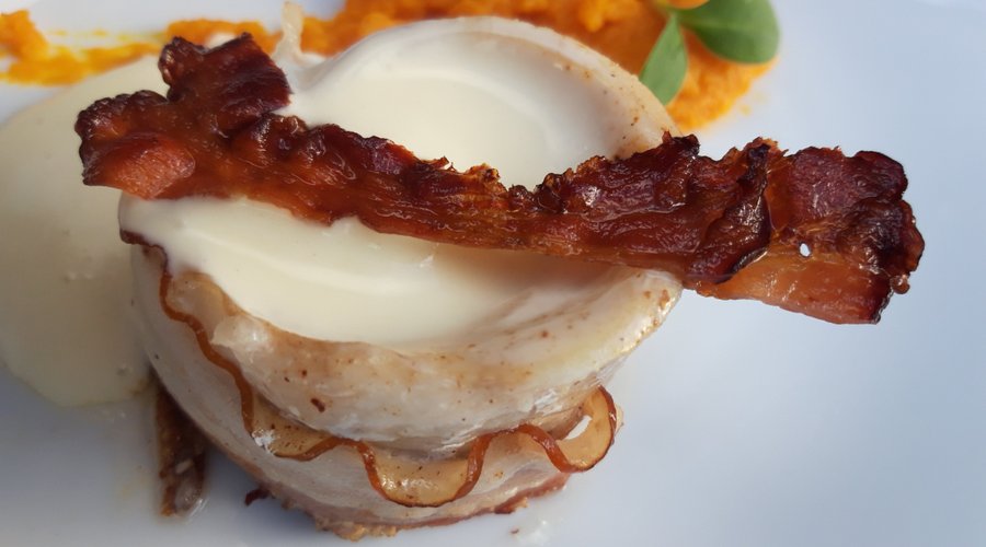 Tournedos de bar.noix de saint jacques et mard fumé