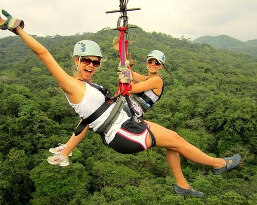 Tourist arriving to platform on a canopy cable ride, Monteverde, Santa  Elena, Costa Rica, Central America Stock Photo - Alamy