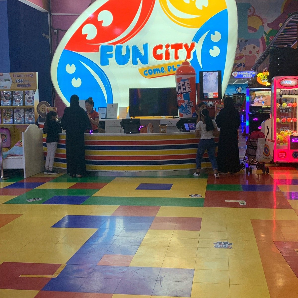 Але сити. Фан Сити. Fun City золотой Вавилон. Fun City торговый центр Абу Даби. Хили-фан-Сити-Аль-Айн.