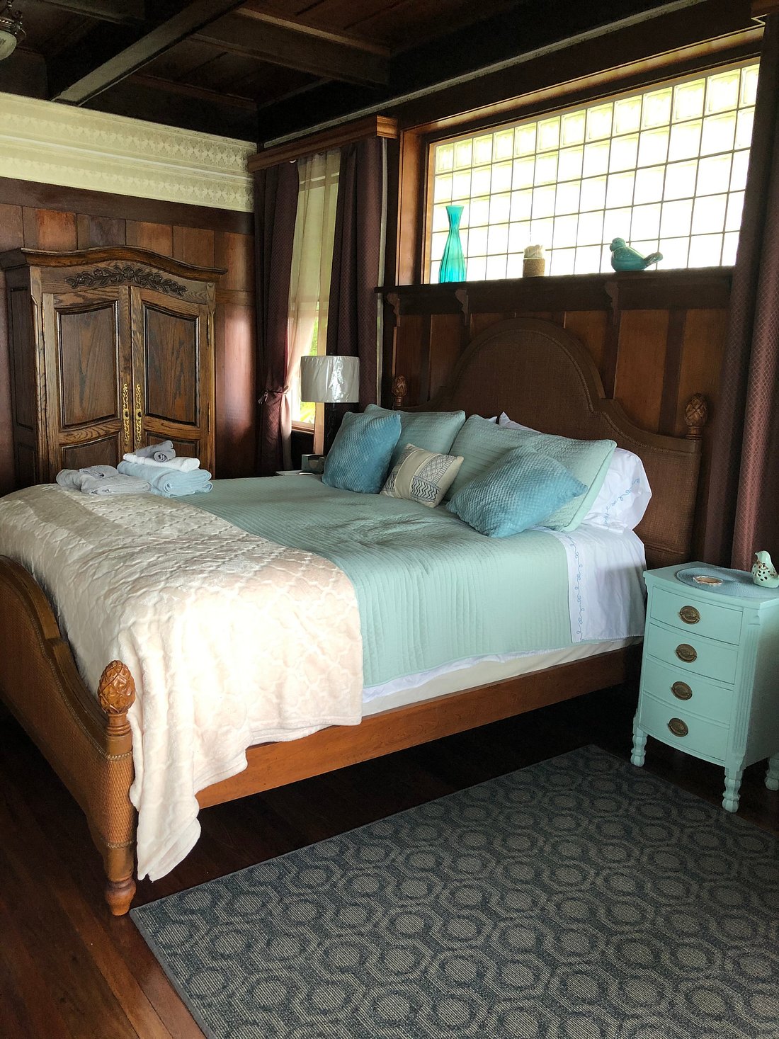Hilo Bay Oceanfront Bed and Breakfast, hotel en Isla de Hawai