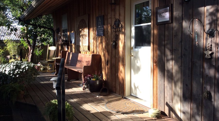 The B&B entrance, the key is in the ceramic pot to the right of the door.