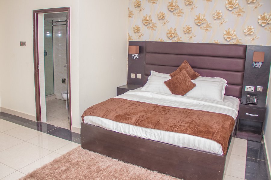 Henod Luxury Hotels S Hotel, What Is The Standard Size Of A Bedroom In Nigeria