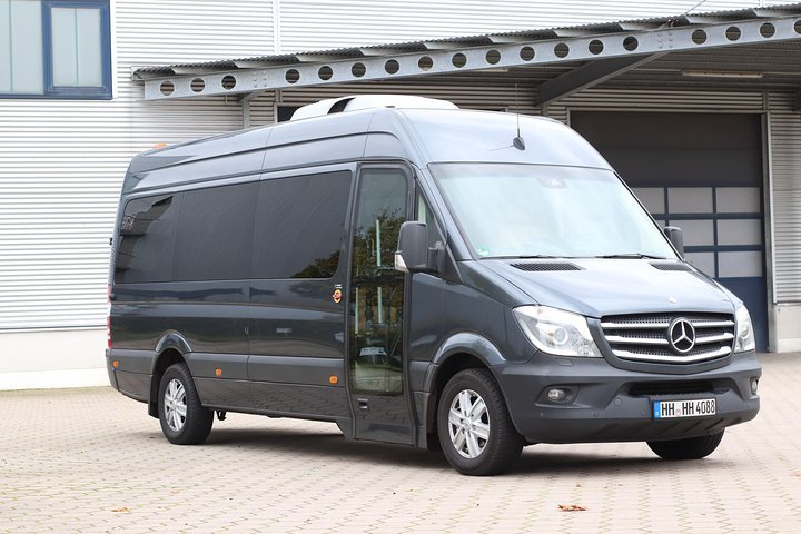 2024 (Hamburg) Airport Transfer Luxury Van 8-seater