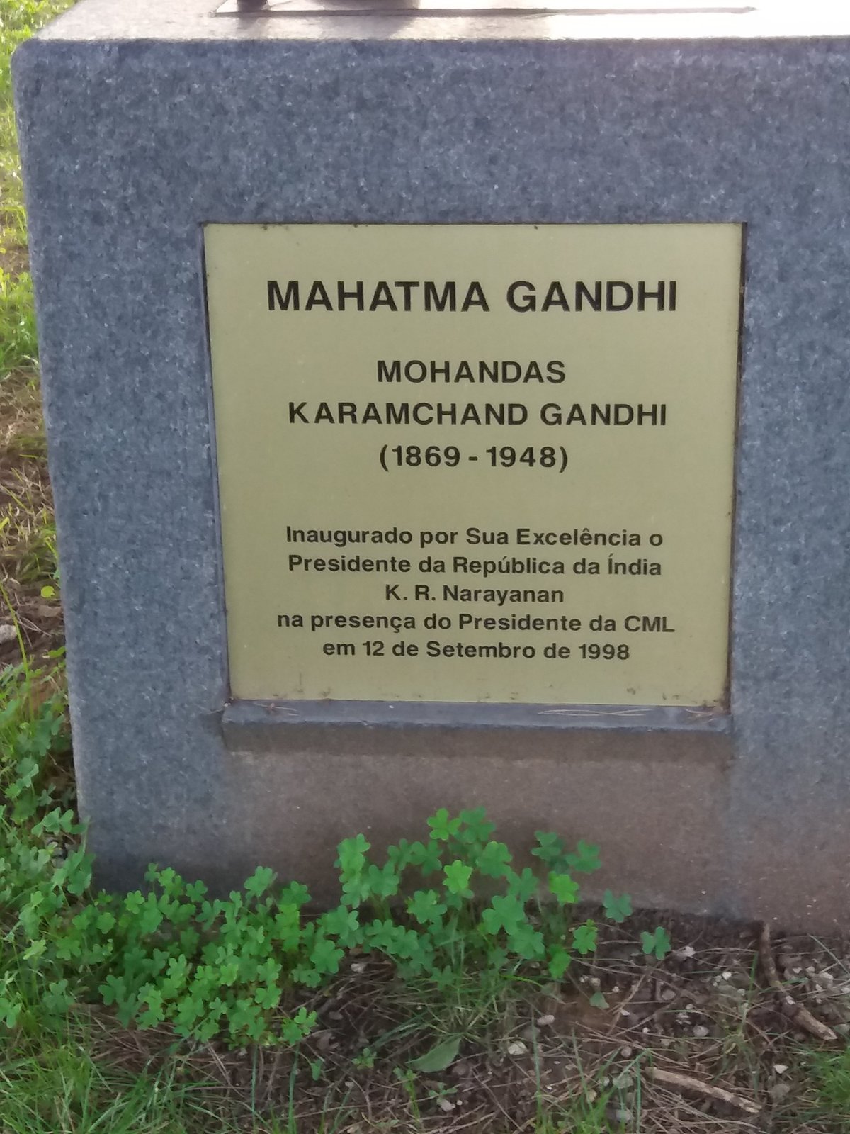 mahatma gandhi grave