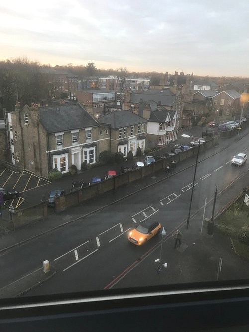 HOLIDAY INN LONDON - SUTTON, AN IHG HOTEL $86 ($̶1̶6̶0̶) - Updated 2023