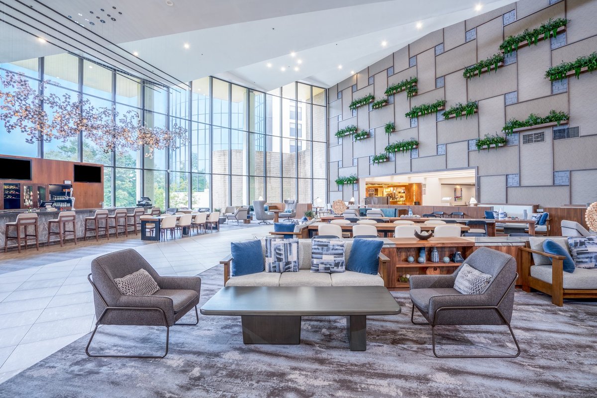 Hilton Memphis Bar or Lounge: Pictures & Reviews - Tripadvisor