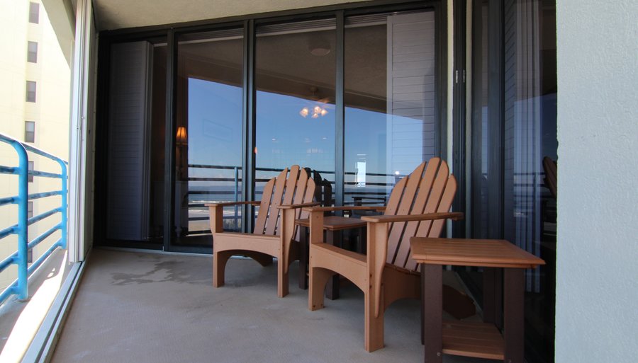 Balcony Ebb Tide 405