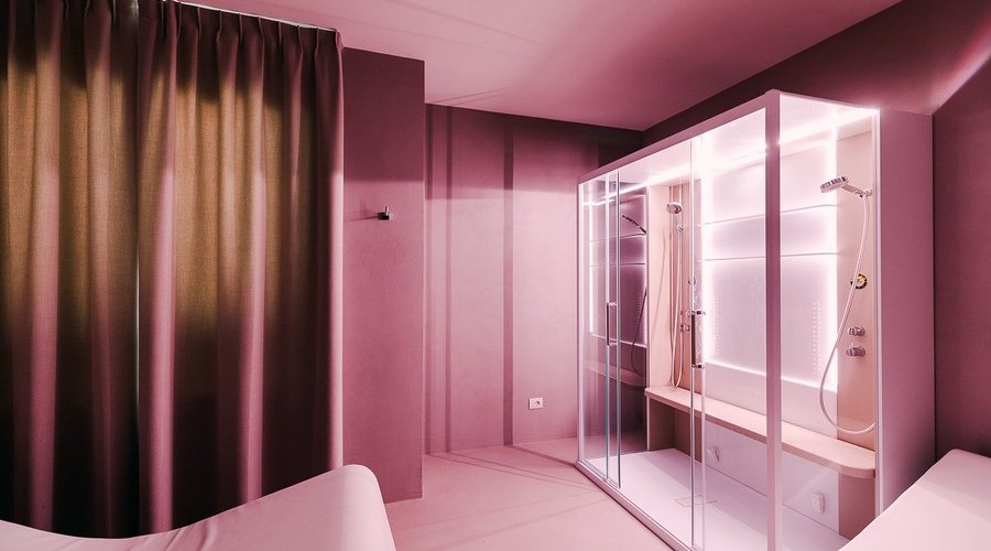 Emotional Shower, Relax area