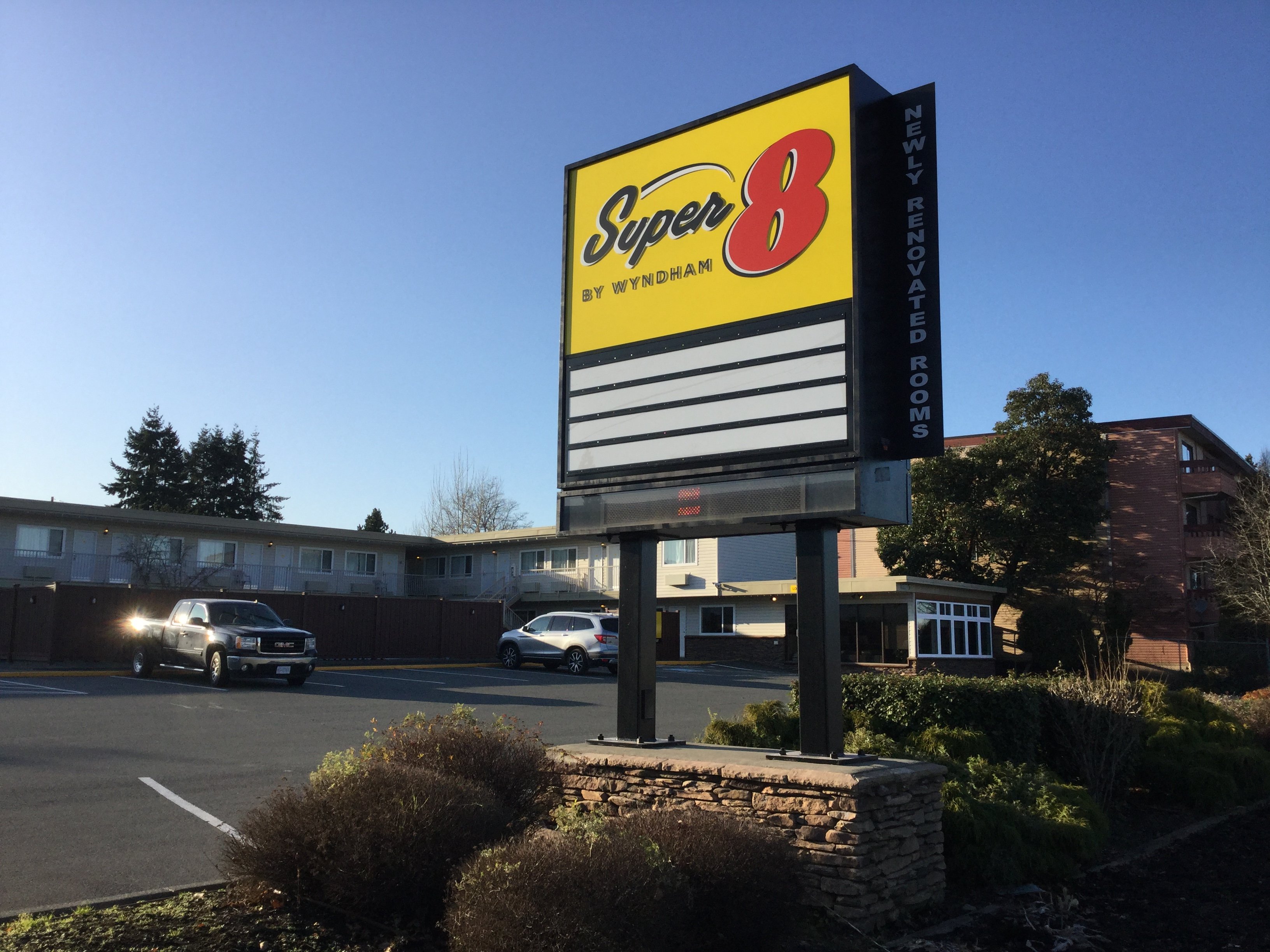 Super 8 by Wyndham Courtenay - Reviews & Photos (Vancouver Island