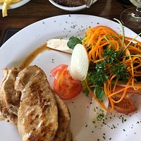 Peito de frango light, com salada