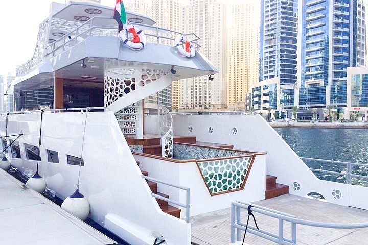 gold's yacht dubai reviews