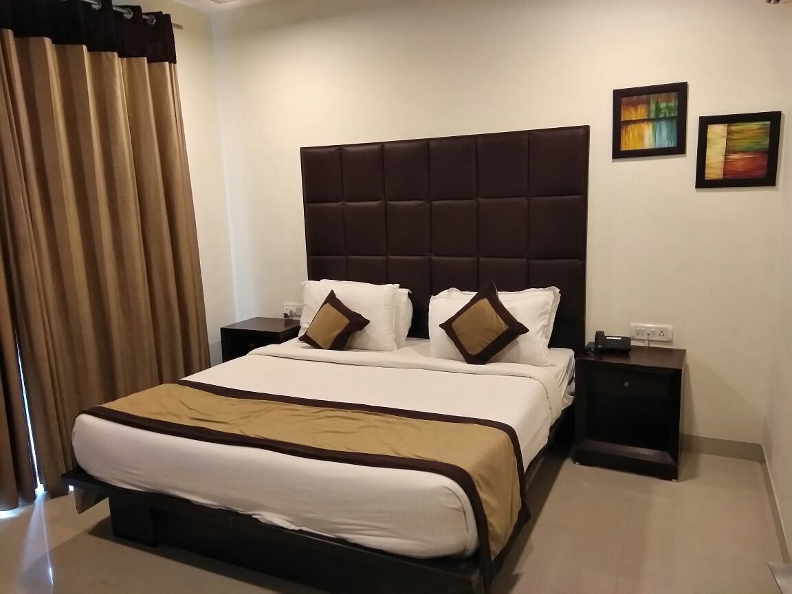 The Golden Suites &amp; Spa, hotel in Calangute