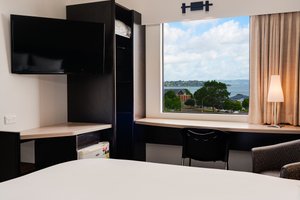 Room & Suite