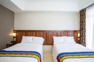 Room & Suite