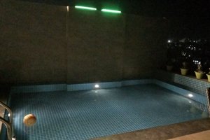 Pool & Beach