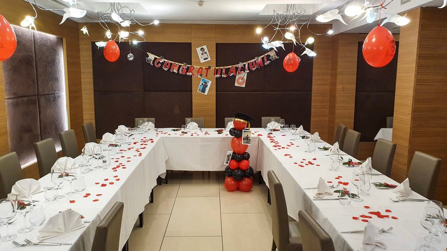 Allestimento sala (nella foto non è completamente visibile...eravamo in 23)