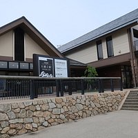 鉄道の駅には見えない建物