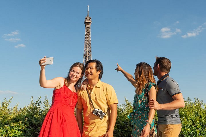 Eiffel Tower dinner and lunch : prices and tickets - PARISCityVISION