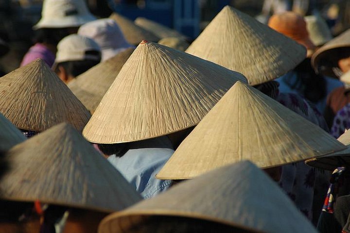 2024 Atelier de chapeau conique à Hanoi