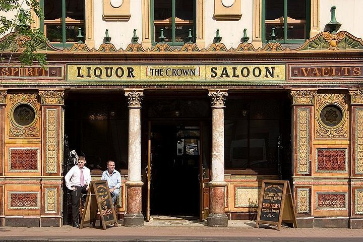 historic pub walking tour