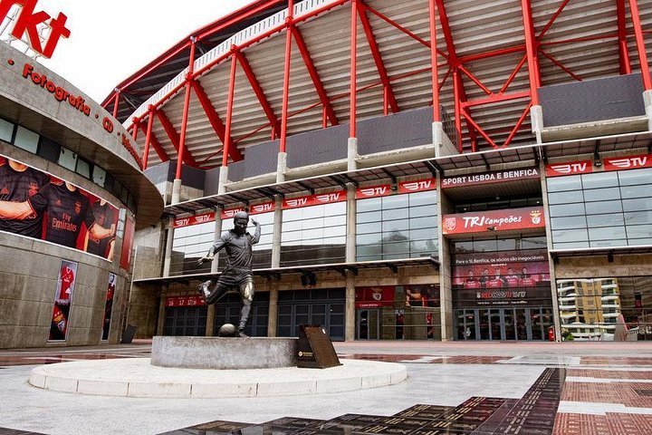 Lisbon: Luz Stadium Tour and SL Benfica Museum Ticket