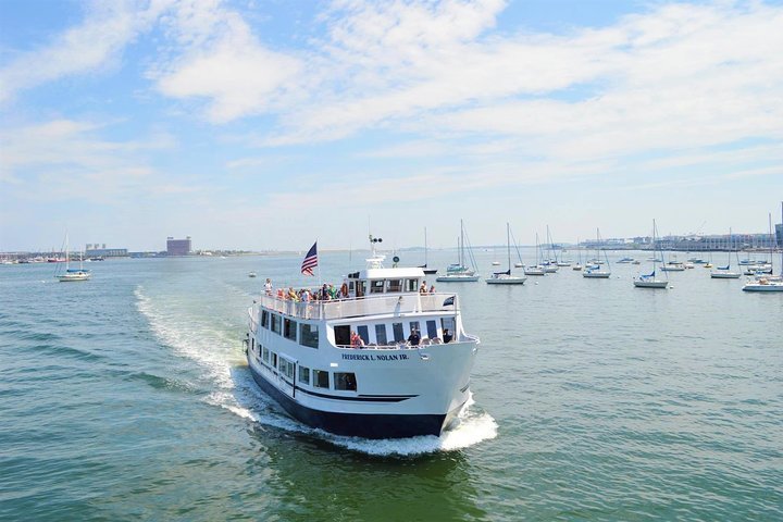 are dogs allowed on boston harbor cruises