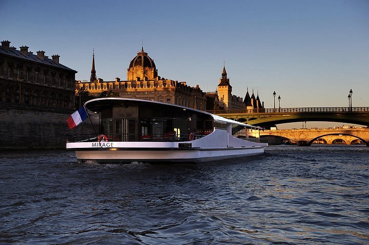 yachts de paris new year's eve