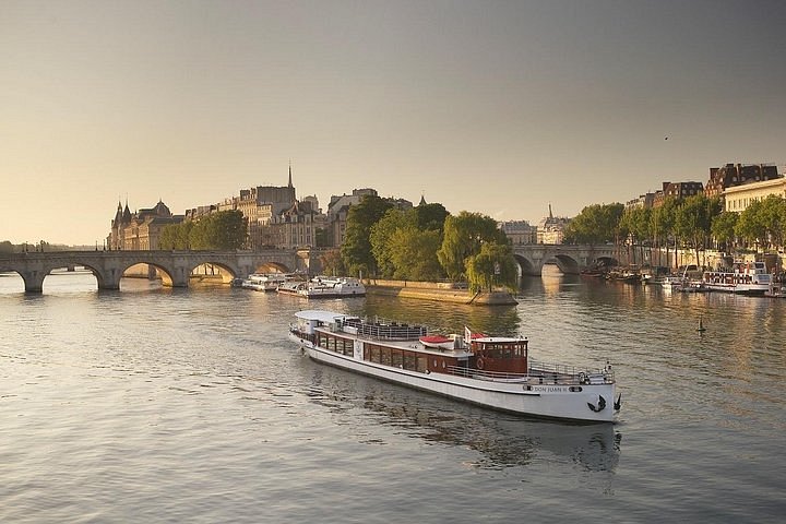 yachts de paris new year's eve