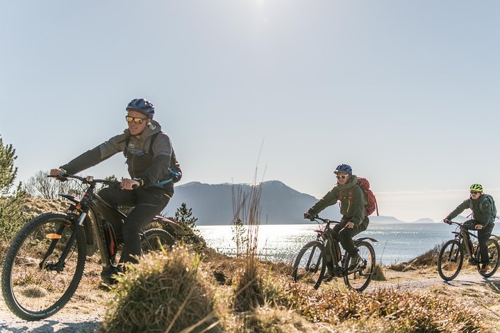 E-bike Ed Escursioni A Ålesund Fornito Da Uteguiden Adventure Hub In ...