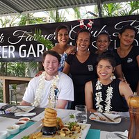 Raewyn & Loki arrive in Fiji "Welcome" home xxx