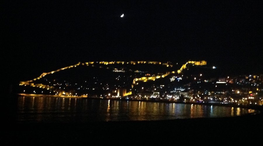 Keykubat Plajından, Alanya Kalesi .Gece başka,Gündüz başka Güzel