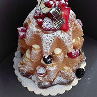 Pandoro ripieno di crema al Moscato