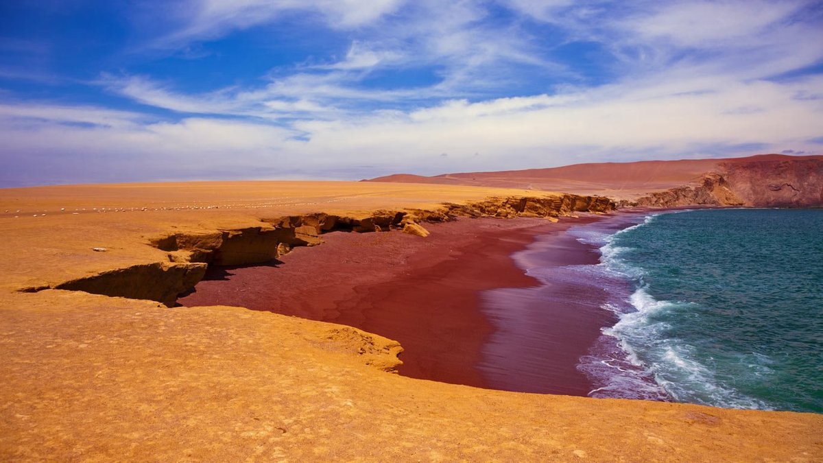 PLAGE ROUGE ICA PÉROU